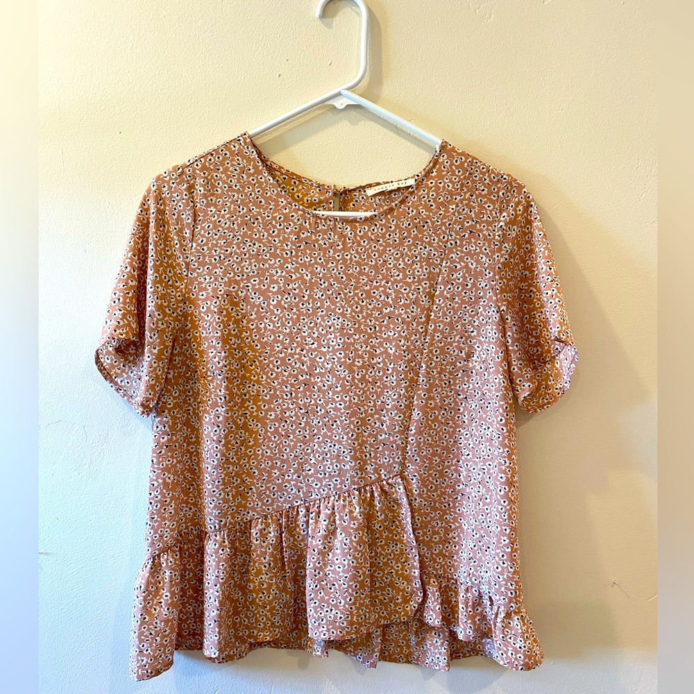 Women’s pink floral top size M